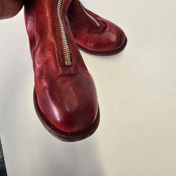 Guidi Distressed Front Zipped Ankle Boots - Picture 9 of 16